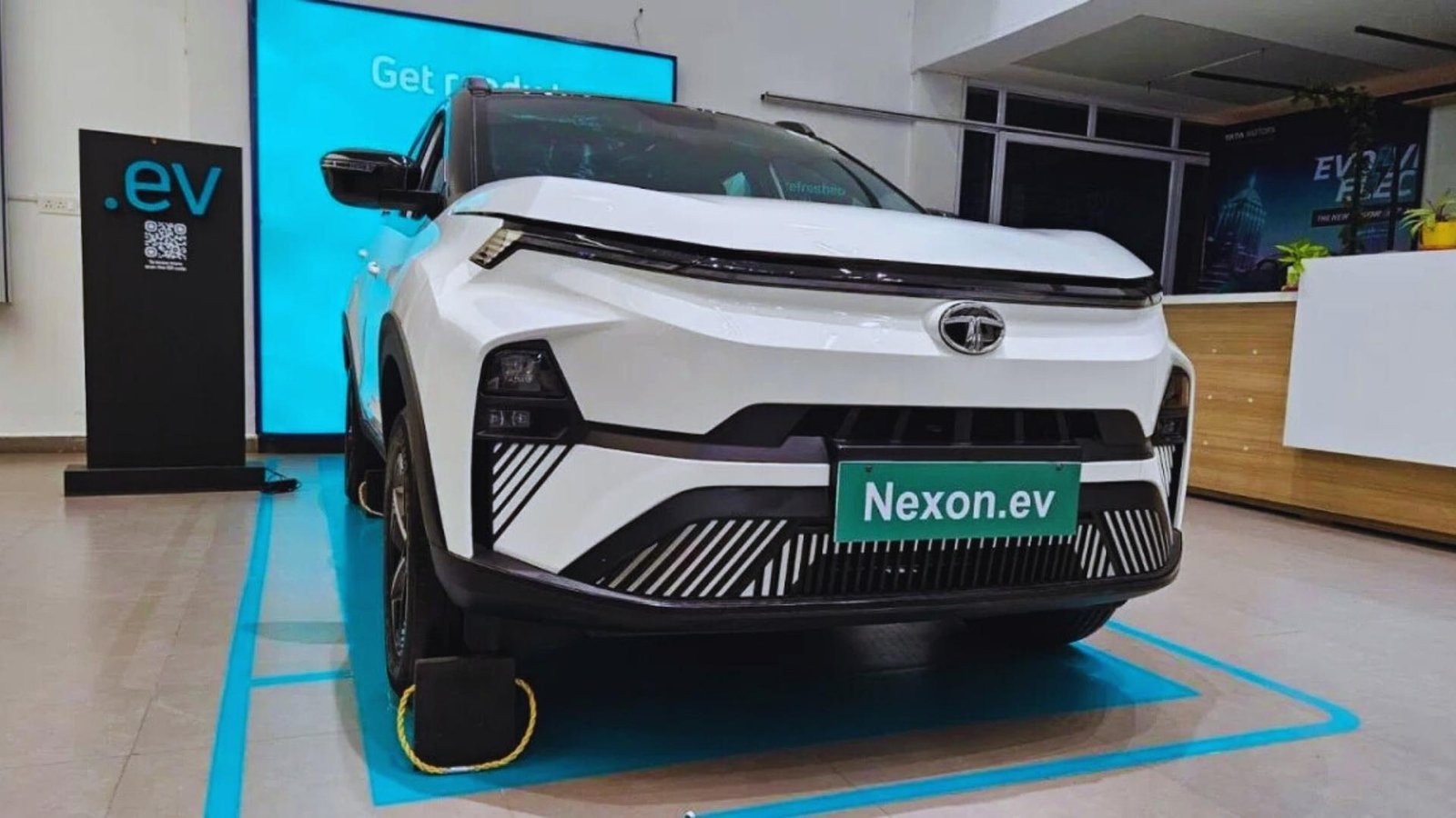 Tata Nexon EV 2025 India’s Favorite Electric SUV Just Got Smarter, Sleeker, and More Futuristic